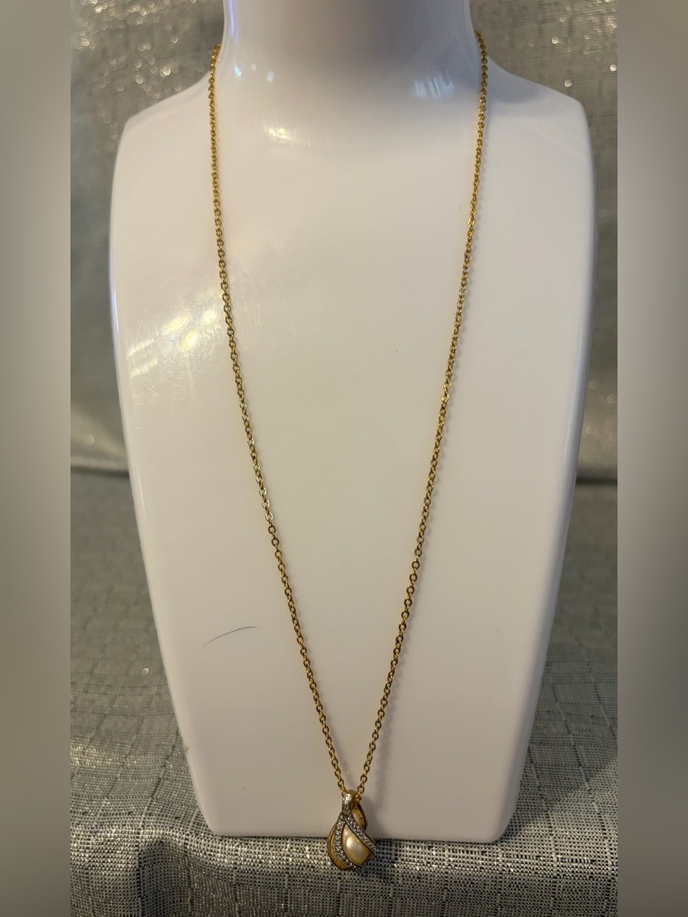 Danbury Mint Gold Tone Pendant Necklace - Elegant Women's Jewelry